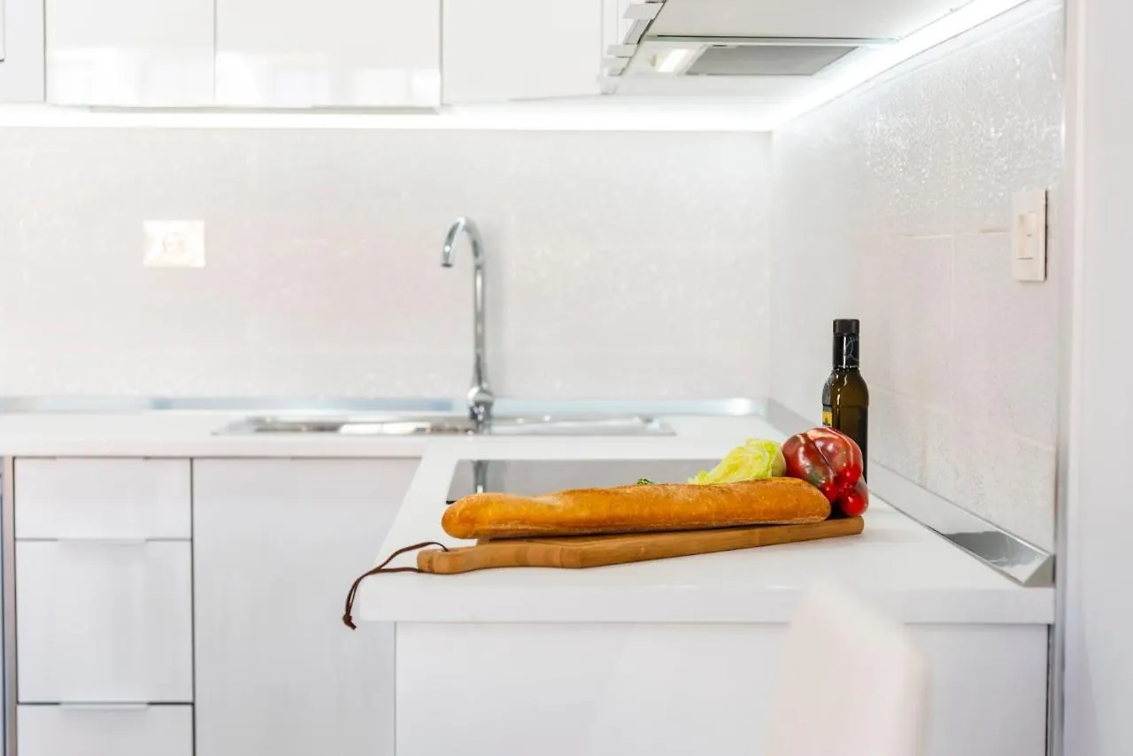 Sunshine Smart Home Hi-End Services Av Streaming Arona  Apartment
